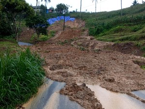 Longsor 100 Meter Tutup Jalur Utama Tulungagung-Trenggalek via Pagerwojo
