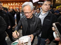 Manusia Rp 3.000 Triliun Jilat Presiden, Minta Jualan di China