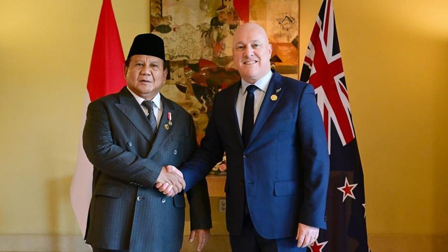 Presiden Prabowo Subianto mengadakan pertemuan bilateral dengan Perdana Menteri (PM) Selandia Baru Christopher Luxon, di sela-sela rangkaian Konferensi Tingkat Tinggi (KTT) APEC 2025, di Gyeongju, Korea Selatan, Jumat (31/10/2025). (Dok. BPMI)