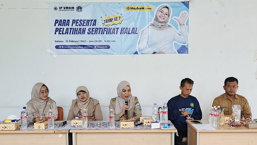 Kolaborasi pelatihan sertifikasi halal antara Kelurahan Galur, DKI Jakarta, dengan Lembaga Pengembangan Usaha (LP) UMKM Muhammadiyah dan didukung CSR Maybank Syariah, Selasa (25/2).
