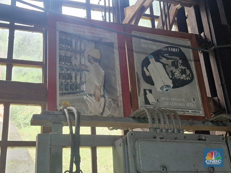 Suasana di Pembangkit Listrik Tenaga Air (PLTA) Tonsealama di Tondano Utara, Kabupaten Minahasa, Sulawesi Utara (30/10/2025). Adapun, PLTA Tonsealama merupakan salah satu PLTA tertua di Indonesia. Suasana di Pembangkit Listrik Tenaga Air (PLTA) Tonsealama di Tondano Utara, Kabupaten Minahasa, Sulawesi Utara (30/10/2025). Adapun, PLTA Tonsealama merupakan salah satu PLTA tertua di Indonesia. (CNBC Indonesia/Verda Nano Setiawan)