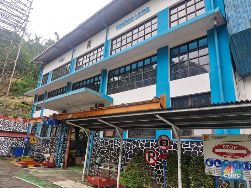 Suasana di Pembangkit Listrik Tenaga Air (PLTA) Tonsealama di Tondano Utara, Kabupaten Minahasa, Sulawesi Utara (30/10/2025). Adapun, PLTA Tonsealama merupakan salah satu PLTA tertua di Indonesia. Suasana di Pembangkit Listrik Tenaga Air (PLTA) Tonsealama di Tondano Utara, Kabupaten Minahasa, Sulawesi Utara (30/10/2025). Adapun, PLTA Tonsealama merupakan salah satu PLTA tertua di Indonesia. (CNBC Indonesia/Verda Nano Setiawan)