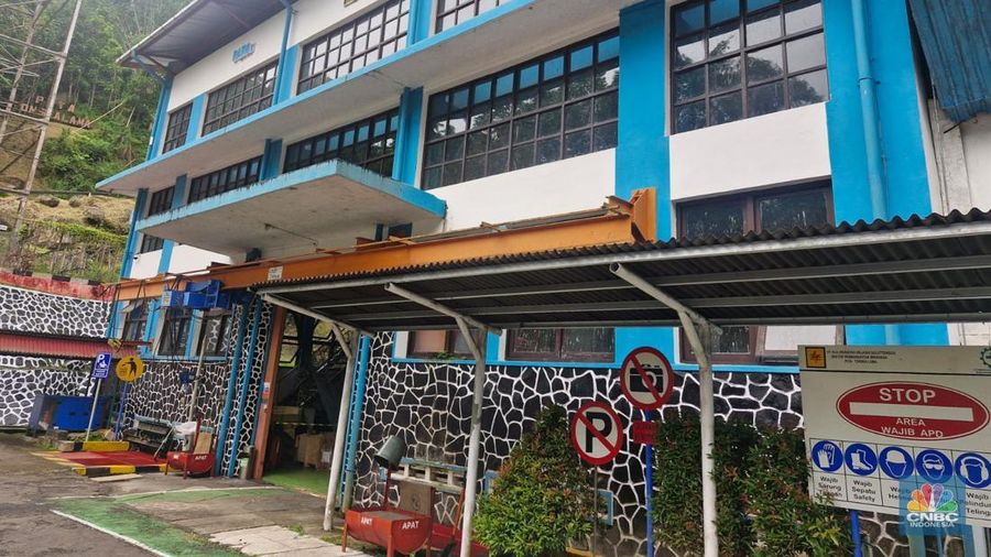 Suasana di Pembangkit Listrik Tenaga Air (PLTA) Tonsealama di Tondano Utara, Kabupaten Minahasa, Sulawesi Utara (30/10/2025). Adapun, PLTA Tonsealama merupakan salah satu PLTA tertua di Indonesia. (CNBC Indonesia/Verda Nano Setiawan)