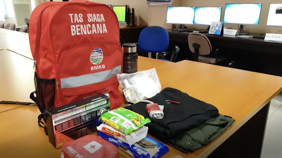 Tas siaga bencana. (Tangkapan Layar Youtube/Info BMKG)