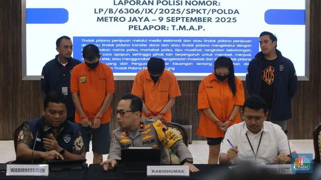 3 Penipu Kripto Rp 3 Miliar Tertunduk, Ditangkap Polda Metro Jaya