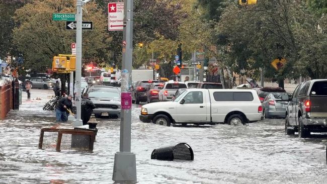 New York City Banjir, Stasiun Kereta Tenggelam-Jalan Jadi Lautan