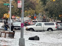 New York City Banjir, Stasiun Kereta Tenggelam-Jalan Jadi Lautan