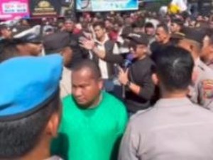 Viral Massa Demo Bentrok di Rumah Eks Bupati Tapteng, Alumni IMM Desak Hal Ini