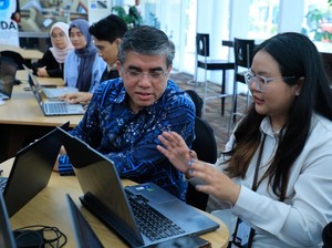 Tinjau Program Magang di Garuda Indonesia, Ini Pesan Menaker ke Peserta