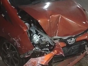 Hendak Kabur dari Polisi, Mobil Pengedar Narkoba di Batam Tabrak Warung Makan