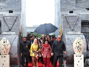 Megawati Ziarah ke Makam Bung Karno di Momen Peringatan 70 Tahun KAA