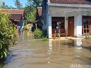 Capek Rumah Kebanjiran Terus? Meninggikan Lantai Bisa Jadi Jalan Keluar