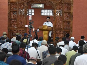 Jadi Khotib Jumat di Bali, HNW Ajak Umat Islam Bekerja Profesional