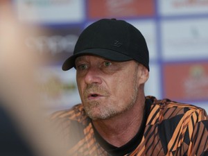 Pelatih Persis Peter de Roo Dinonaktifkan, Titan Wulung Jadi Careteker