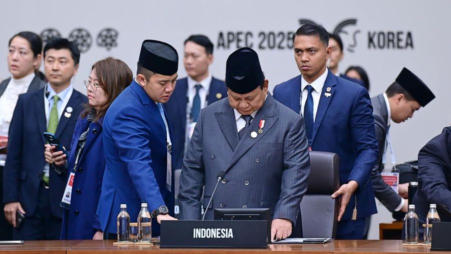Presiden Republik Indonesia Prabowo Subianto menghadiri Konferensi Tingkat Tinggi (KTT) Kerja Sama Ekonomi Asia-Pasifik (APEC) 2025, yang berlangsung di Hwabaek International Convention Centre (HICO), Gyeongju, Republik Korea, pada Jumat (31/10). Presiden Republik Indonesia Prabowo Subianto menghadiri Konferensi Tingkat Tinggi (KTT) Kerja Sama Ekonomi Asia-Pasifik (APEC) 2025, yang berlangsung di Hwabaek International Convention Centre (HICO), Gyeongju, Republik Korea, pada Jumat (31/10). (Dok. Biro Pers Sekretariat Presiden/Muchlis Jr)