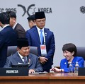 Momen PM Jepang Geser Kursi Dekati Presiden Prabowo di KTT APEC 2025