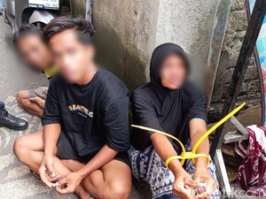 Polisi Gerebek Kampung Narkoba di Mataram, 9 Orang Ditangkap