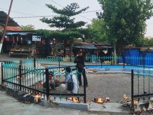 Api Tak Kunjung Padam, Fenomena Abadi yang Memikat di Pamekasan