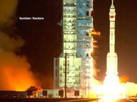 Video: China Kirim Astronot Termuda dan 4 Ekor Tikus ke Antariksa