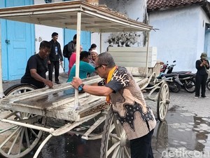 Kereta untuk Bawa Jenazah Raja Paku Buwana XIII Dibersihkan, Ini Penampakannya