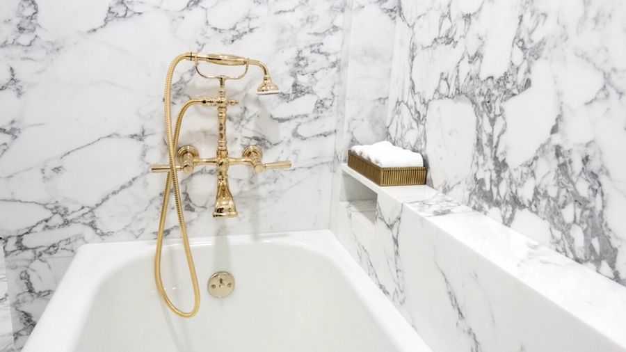 Kamar Mandi Lincoln yang telah direnovasi, yang digambarkan oleh Presiden AS Donald Trump memiliki 