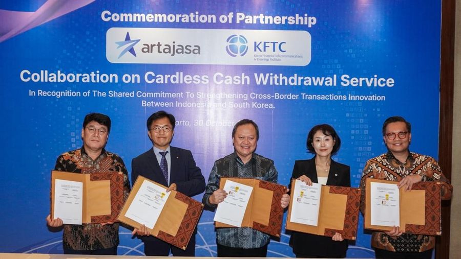 PT Artajasa Pembayaran Elektronis, PT Bank Woori Saudara Indonesia 1906 Tbk, PT Bank Rakyat Indonesia (Persero) Tbk, dan Wooricard menandatangani nota kesepahaman dengan Korea Financial Telecommunications & Clearings Institute (KFTC), Kamis (30/10/2025).