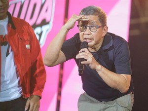 Rocky Gerung di Merah Muda Fest: Sejarah Jujur Dipakai Mengingat Pengkhianat