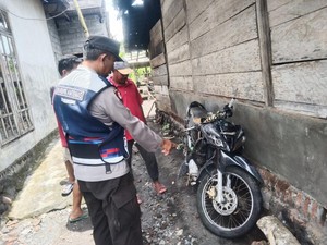 Ibu dan Anak di Malang Hanyut Terseret Arus Sungai Saat Naik Motor