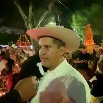 Detik-Detik Sesaat Sebelum Wali Kota Ditembak Mati di Keramaian