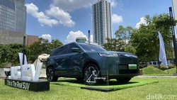 Harga Mepet Brio RS-Agya GR, Berapa Banyak Penjualan Jaecoo J5? 