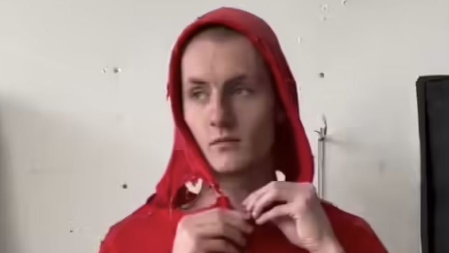 Jaket Balenciaga (Tangkapan layar @Rainmaker1973)