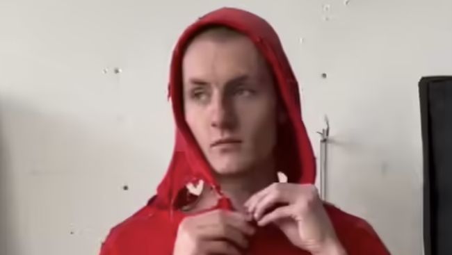 Balenciaga Rilis Jaket Compang-Camping Rp16 Juta, Ludes Terjual