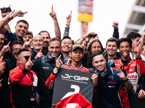 Profil Kiandra Ramadhipa, Pebalap Muda Indonesia yang Taklukan Barcelona
