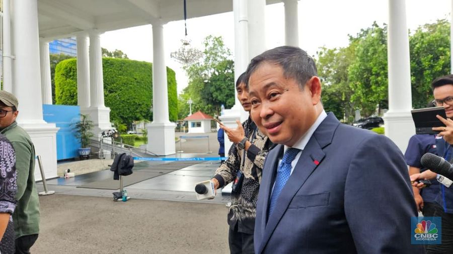 Mantan Dirut KAI dan Menteri Perhubungan Ignasius Jonan datangi Istana Negara. (CNBC Indonesia/Emir Yanwardhana)