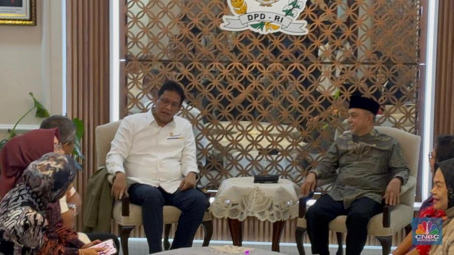 Menteri Keuangan (Menkeu), Purbaya Yudhi Sadewa saat melakukan pertemuan dengan Wakil Ketua DPD RI, Tamsil Linrung. (CNBC Indonesia/Zahwa Madjid)