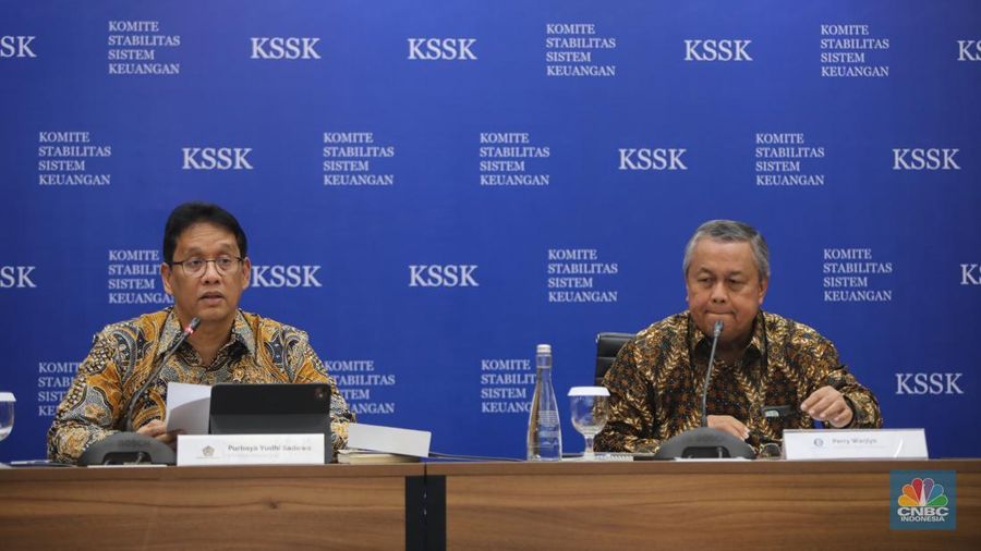 Menteri Keuangan, Purbaya Yudhi Sadewa saat konferensi pers Hasil Rapat Berkala KSSK IV Tahun 2025 di Jakarta, Senin (3/11/2025). (CNBC Indonesia/Faisal Rahman)