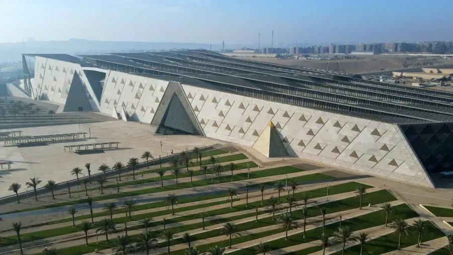 Museum Besar Mesir (Georges/Grand Egyptian Museum)
