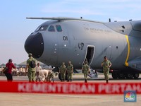 Foto: Pesawat Airbus A400M di Pangkalan Angkatan Udara Halim Perdanakusuma, Jakarta, Senin (3/11/2025). (CNBC Indonesia/Faisal Rahman)