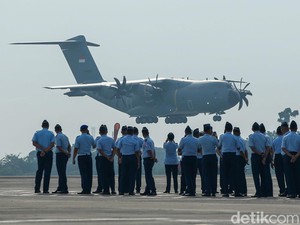 Video: Momen Pendaratan Perdana Pesawat Airbus A400M di Indonesia
