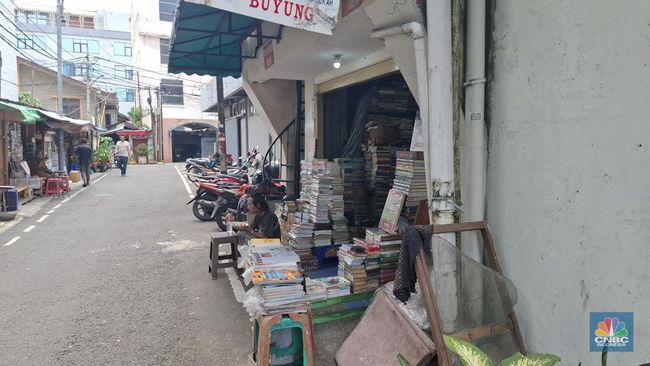 Sudah Banting Harga Tetap Sepi, Pedagang Sentra Buku Kwitang Teriak