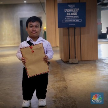 Punya Keterbatasan Fisik, Zidan Tak Menyerah Sebar CV di Job Fair