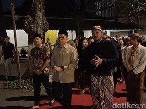 Fadli Zon Melayat PB XIII, Sampaikan Duka Cita dari Presiden Prabowo