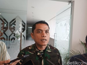 Video Waria Pamer Kemaluan hingga Isu TNI Ambil Alih Kopdes Merah Putih