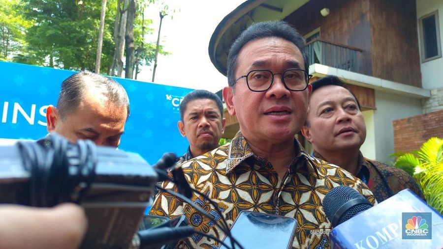 Menteri Perdagangan (Mendag) Budi Santoso saat CEO Insight Kompas 2025 di Jakarta, Selasa (4/11/2025). (CNBC Indonesia/Martyasari Rizky)