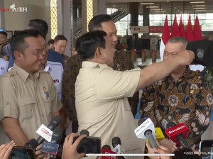 Canda Prabowo ke Menhub dan Mensesneg Usai 1 Tahun Kerja: Mulai Botak