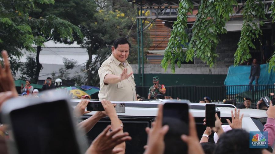 Presiden Prabowo Subianto saat menghadiri peresmian Stasiun Tanah Abang Baru di Jakarta, Selasa (4/11/2025). (CNBC Indonesia/Faisal Rahman)