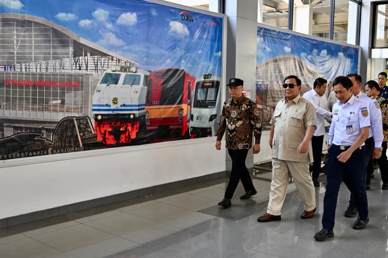 Presiden Prabowo Subianto meresmikan Stasiun Tanah Abang Baru pada Selasa, (4/11/2025). Kepala Negara tiba di Stasiun Tanah Abang Baru setelah sebelumnya menaiki Kereta Rel Listrik (KRL) dari Stasiun Manggarai. (Dok. BPMI)