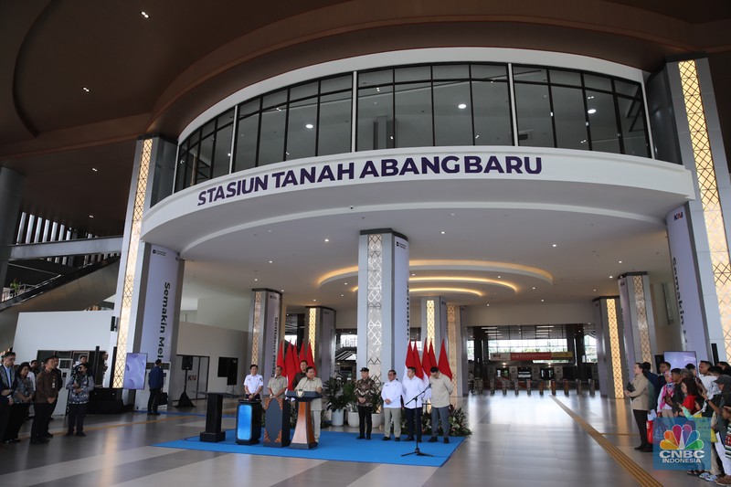Presiden Prabowo Subianto saat menghadiri peresmian Stasiun Tanah Abang Baru di Jakarta, Selasa (4/11/2025). (CNBC Indonesia/Faisal Rahman)