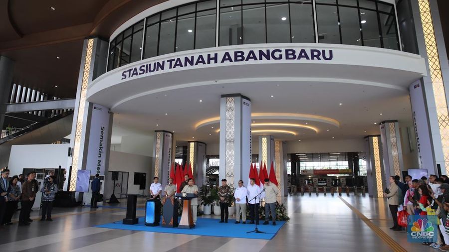 Presiden Prabowo Subianto saat menghadiri peresmian Stasiun Tanah Abang Baru di Jakarta, Selasa (4/11/2025). (CNBC Indonesia/Faisal Rahman)