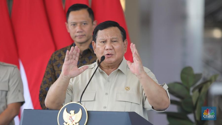Presiden Prabowo Subianto saat menghadiri peresmian Stasiun Tanah Abang Baru di Jakarta, Selasa (4/11/2025). (CNBC Indonesia/Faisal Rahman)